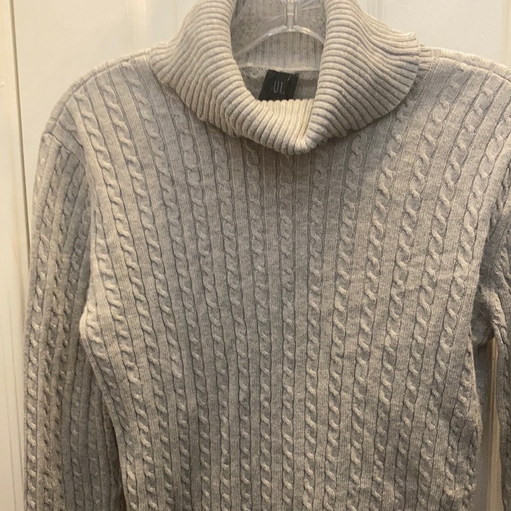 FINAL MARKDOWN LouLou cable sweater medium